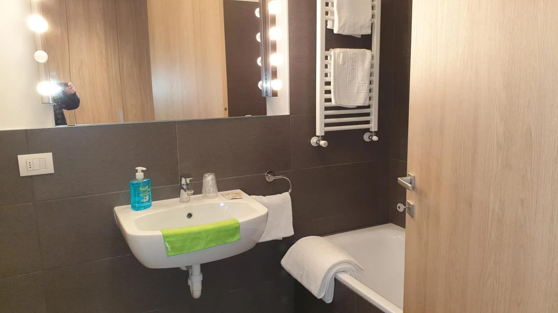 Modern Apartament Porlezza